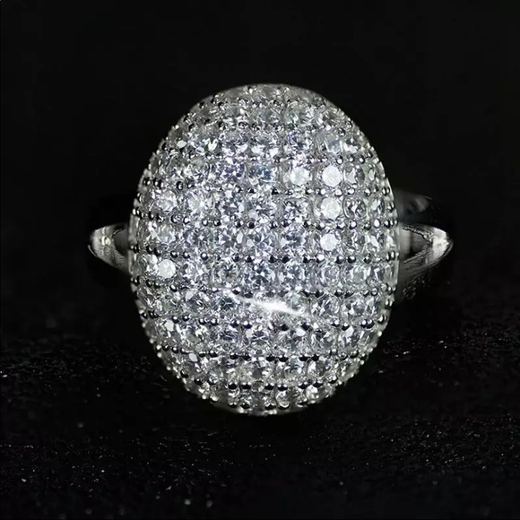 New Women’s 925 Silver Beautiful Oval Diamond Ring - Picture 3 of 5